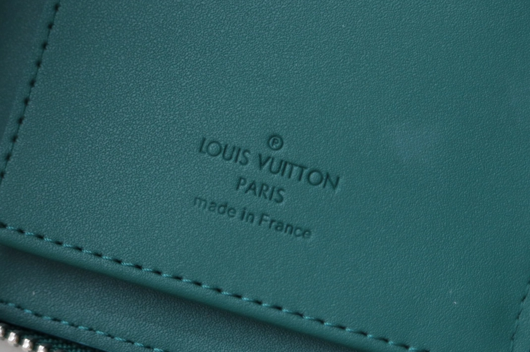 Louis Vuitton AAA Quality Card Case HighQuality 6867 - Image 7