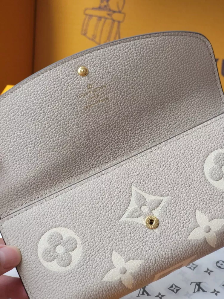 Louis Vuitton AAA Quality Card Case Sleek 1107 - Image 6