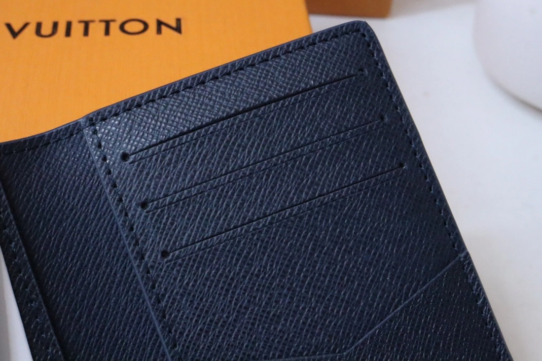 Louis Vuitton AAA Quality Card Case SmartChoice 3873 - Image 6