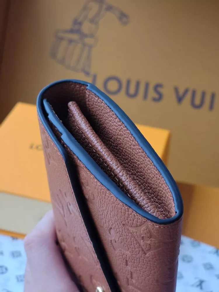 Louis Vuitton AAA Quality Card Case UrbanStyle 9446 - Image 5