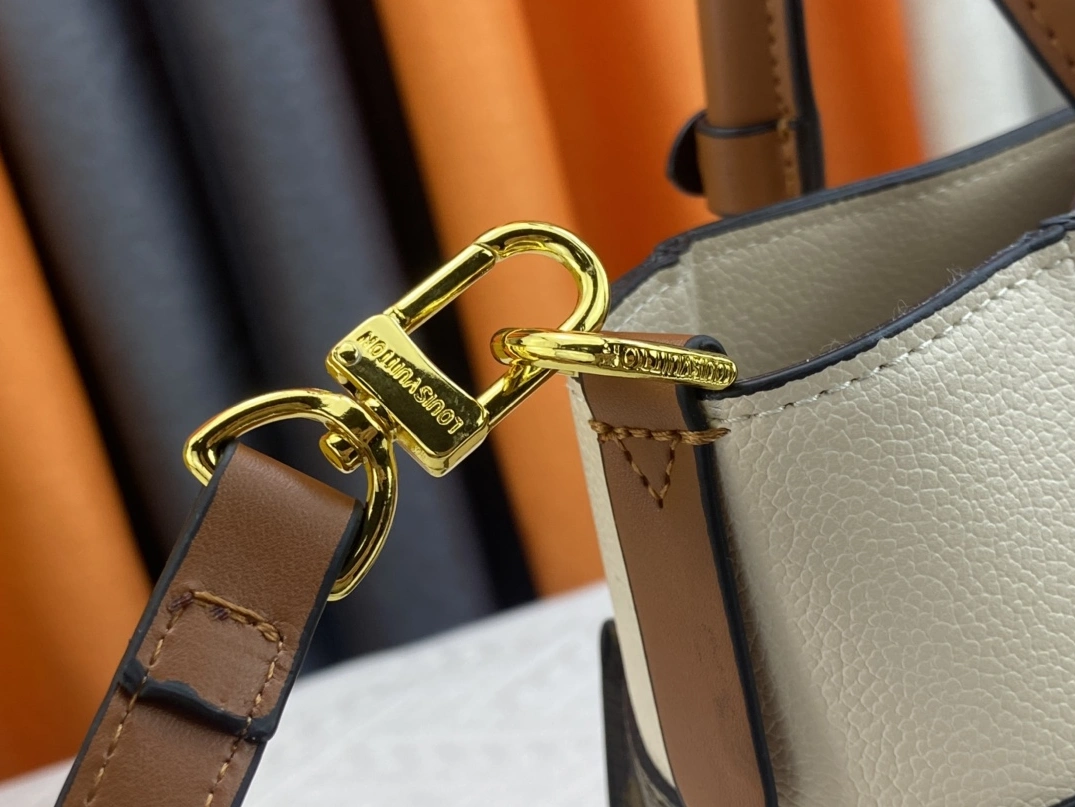 Louis Vuitton AAA Quality Handbags For Women AllSeason 7826 - Image 6