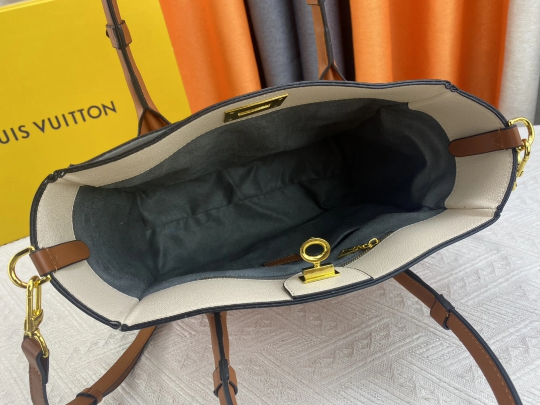 Louis Vuitton AAA Quality Handbags For Women AllSeason 7826 - Image 7