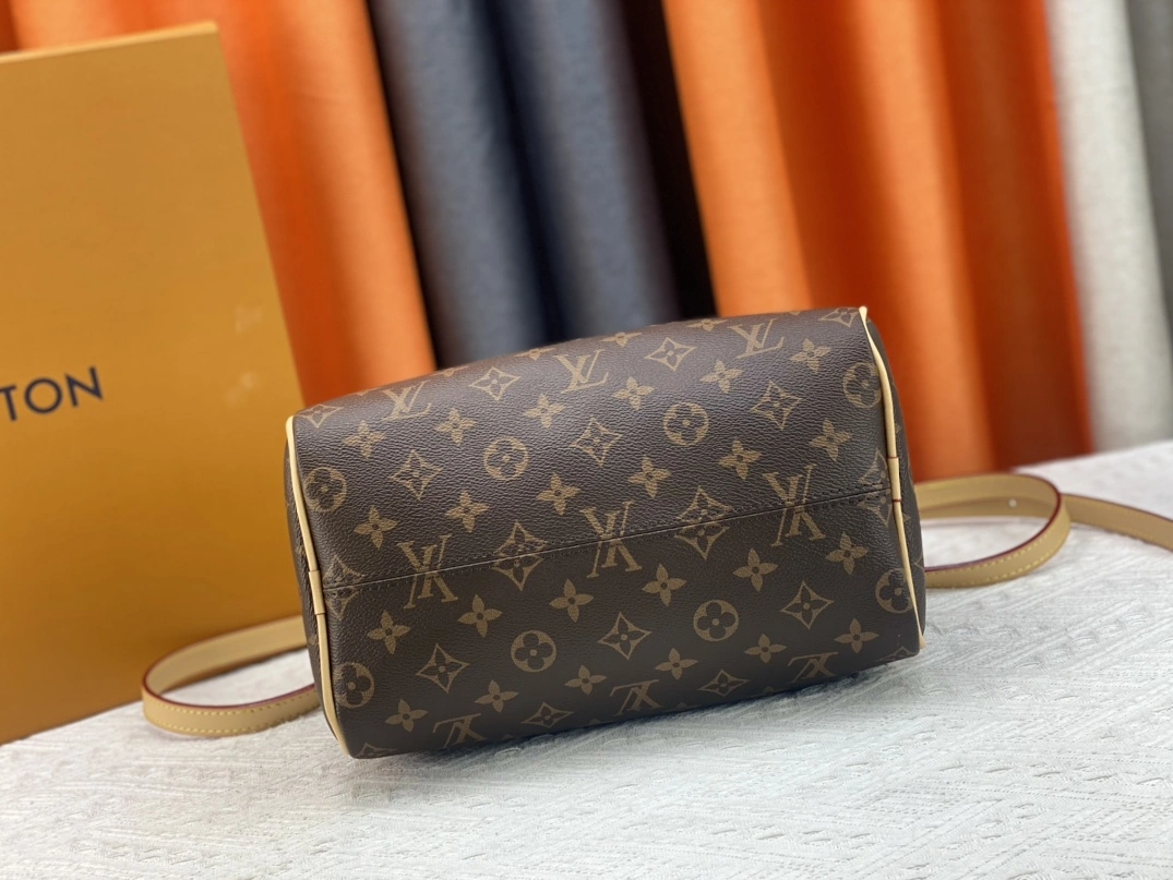 Louis Vuitton AAA Quality Handbags For Women Comfortable 7421 - Image 4