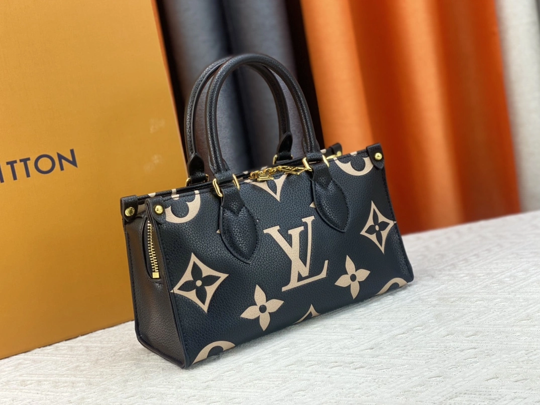 Louis Vuitton AAA Quality Handbags For Women Refined 5191