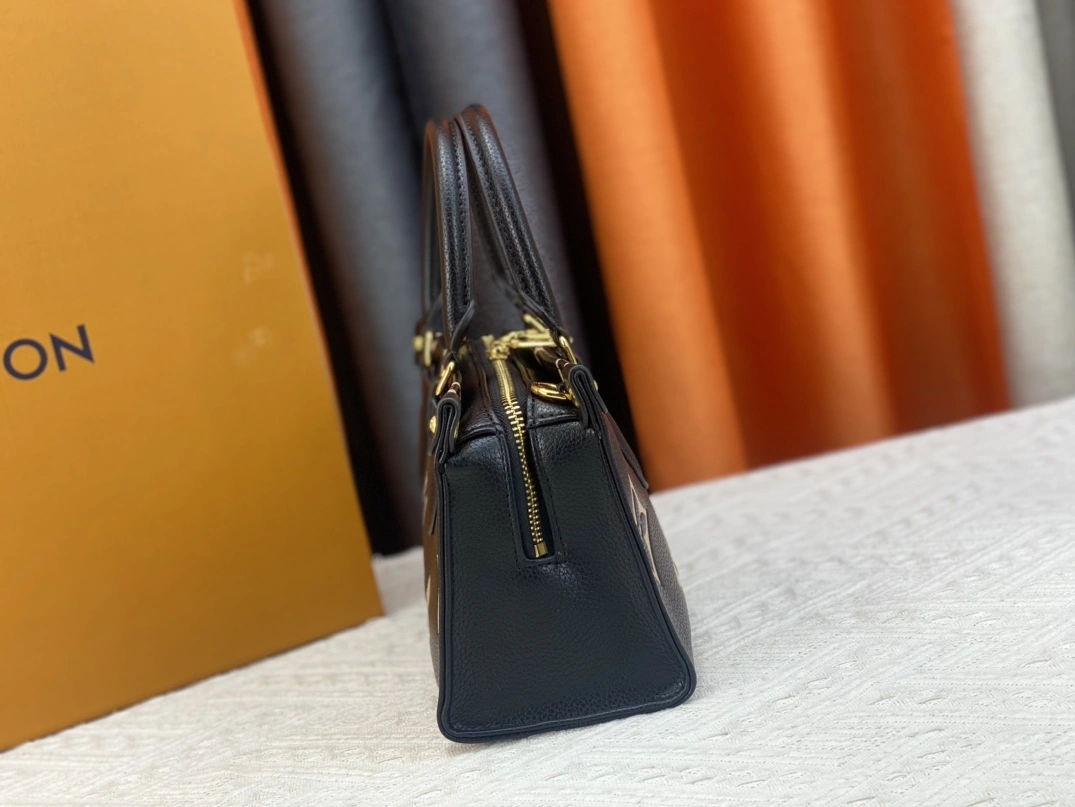 Louis Vuitton AAA Quality Handbags For Women Refined 5191 - Image 3