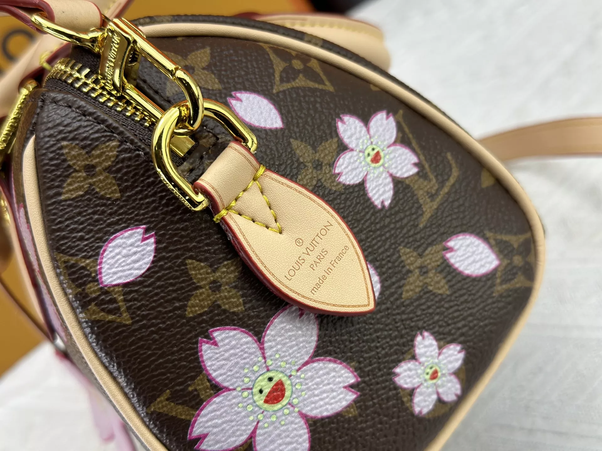 Louis Vuitton AAA Quality Handbags For Women Sleek 6045 - Image 7