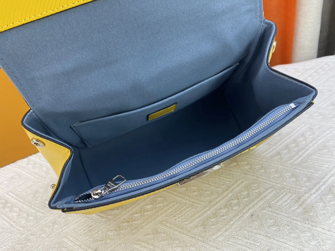 Louis Vuitton AAA Quality Handbags For Women Stylish 3876 - Image 7