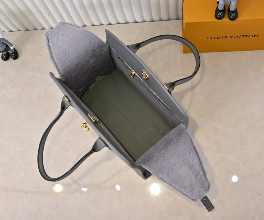 Louis Vuitton AAA Quality Handbags For Women Stylish 704 - Image 8