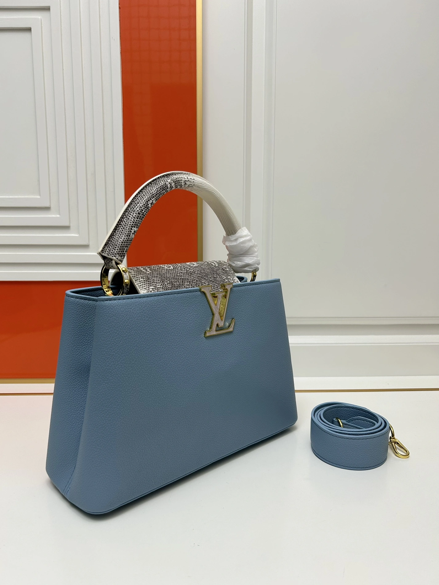 Louis Vuitton AAA Quality Handbags For Women Versatile 3896 - Image 3