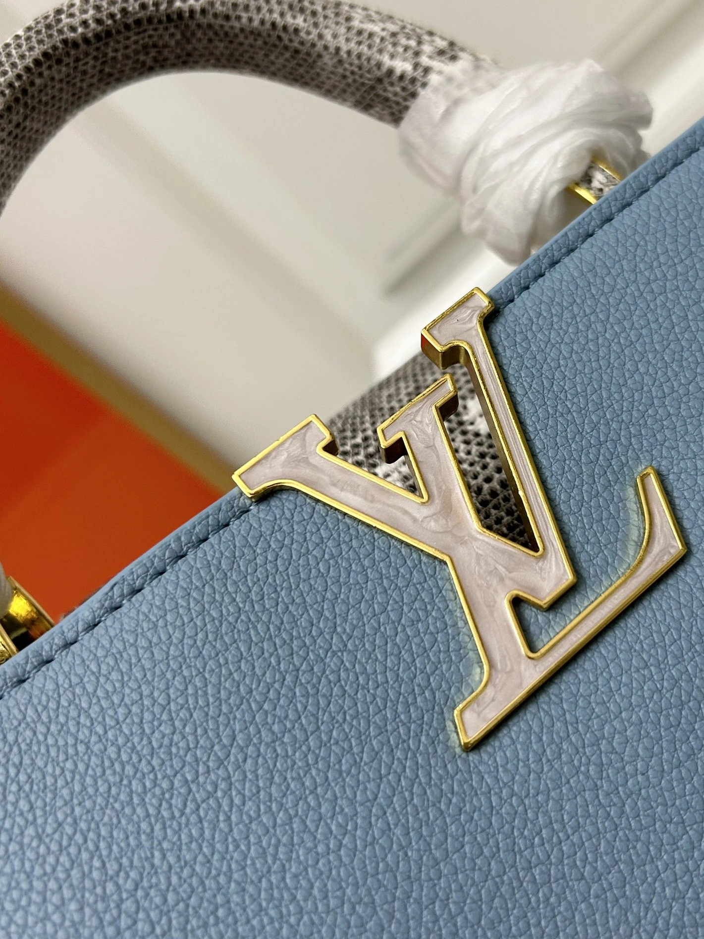 Louis Vuitton AAA Quality Handbags For Women Versatile 3896 - Image 5