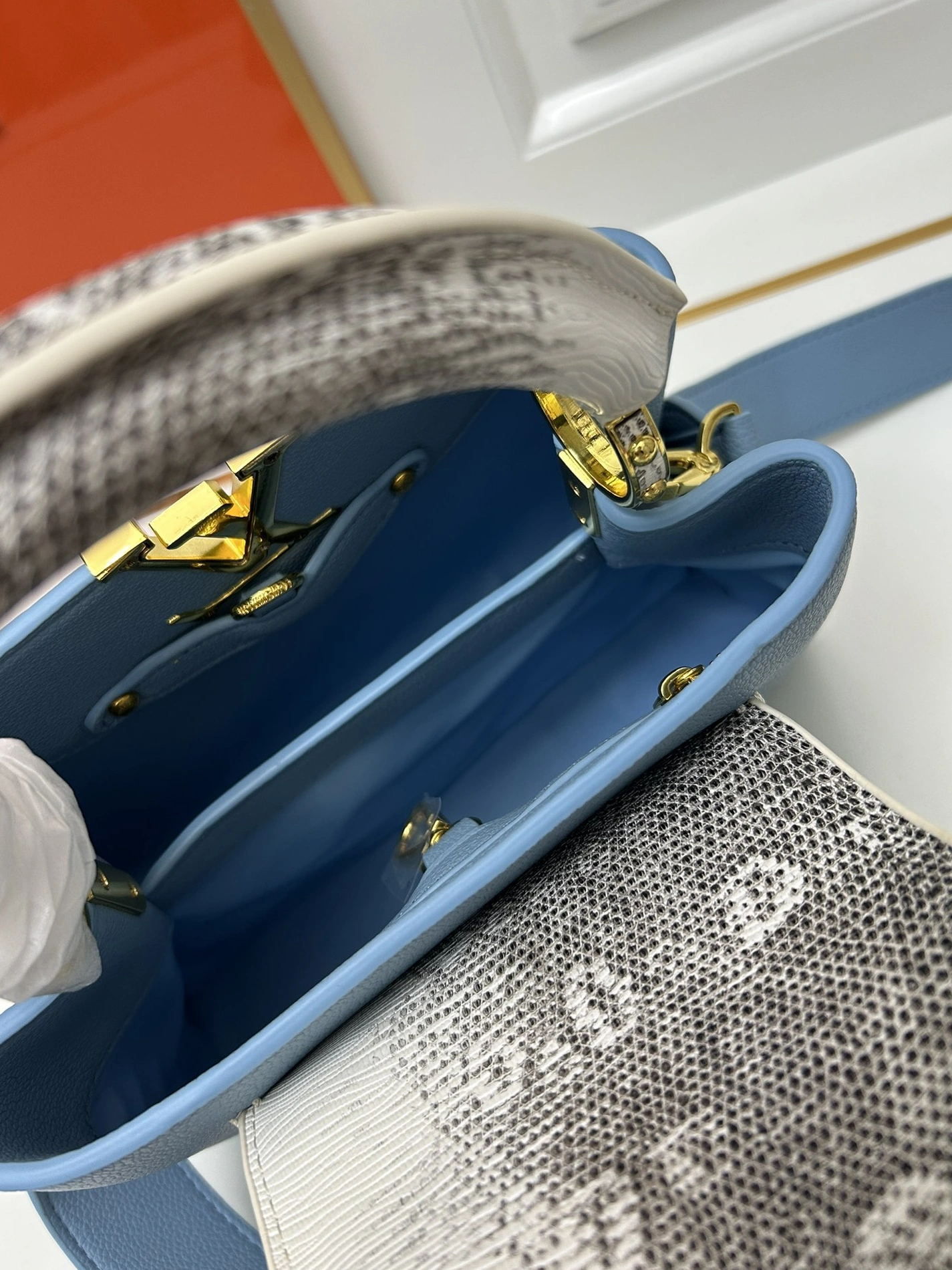 Louis Vuitton AAA Quality Handbags For Women Versatile 3896 - Image 7