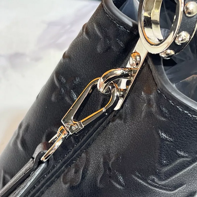 Louis Vuitton AAA Quality Handbags For Women WellDesigned 4617 - Image 4