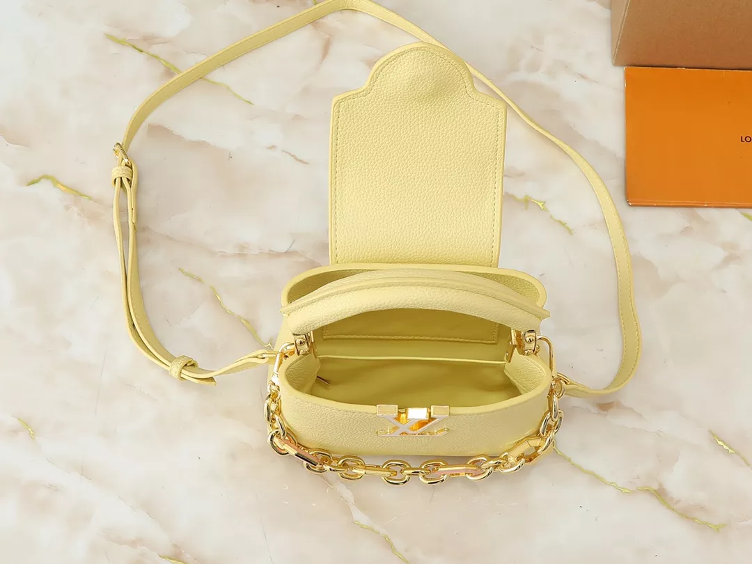 Louis Vuitton AAA Quality Messenger Bags For Unisex Affordable 3320 - Image 8