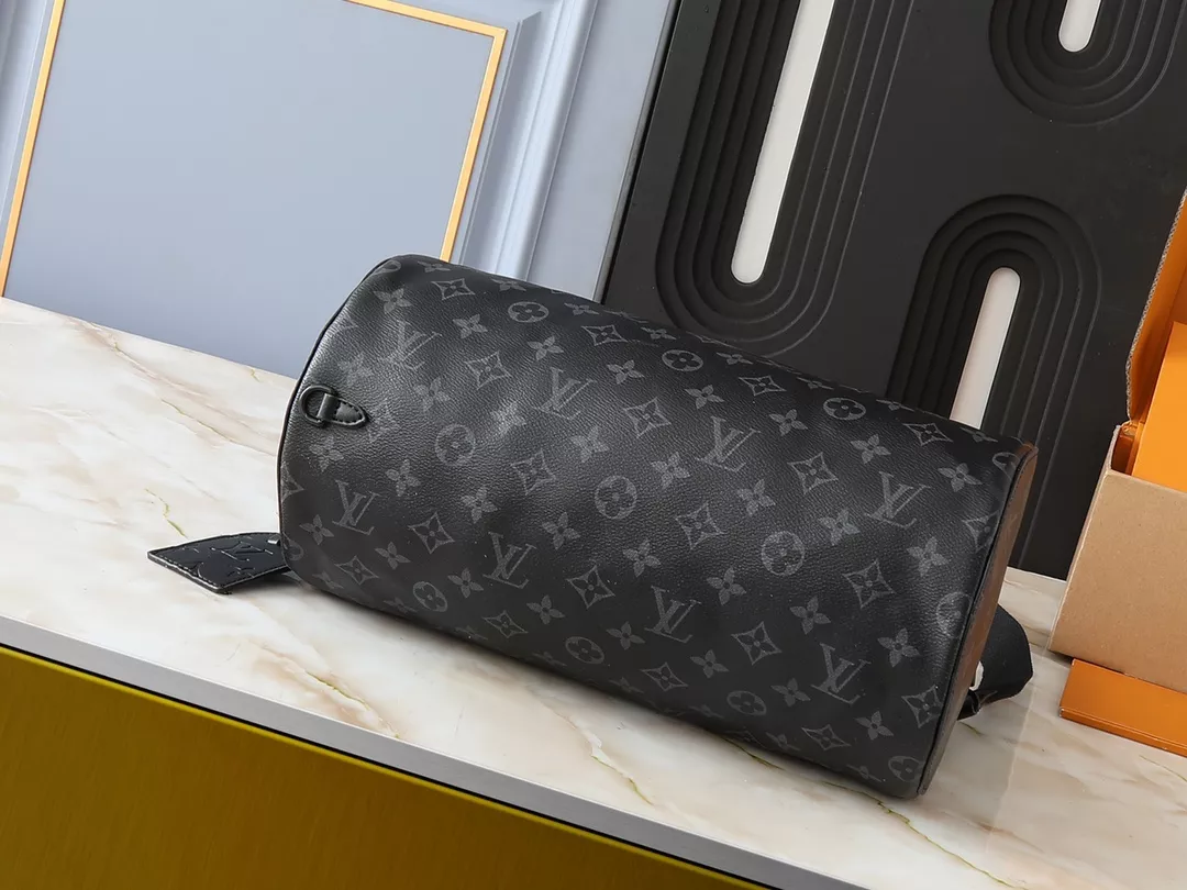 Louis Vuitton AAA Quality Messenger Bags For Unisex Unique 1529 - Image 4