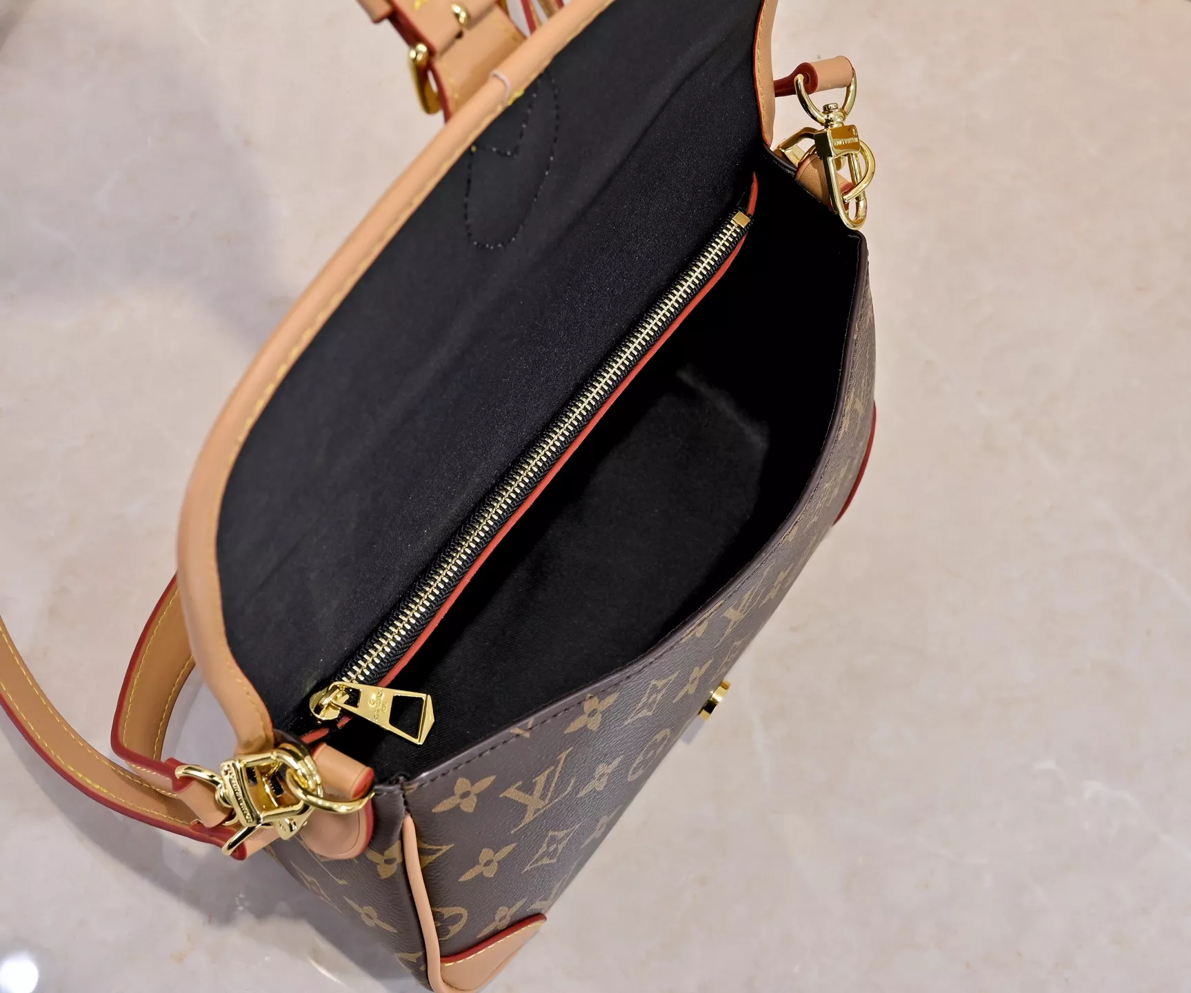 Louis Vuitton AAA Quality Messenger Bags For Women Durable 9211 - Image 7