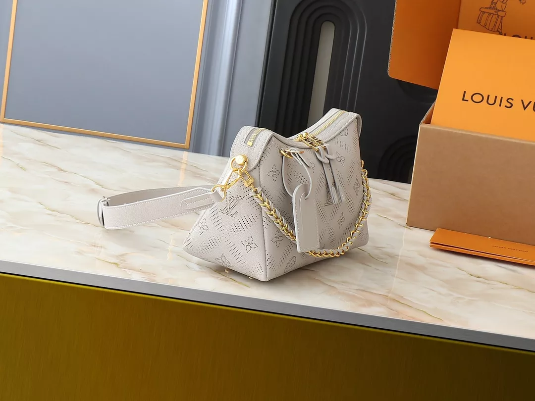 Louis Vuitton AAA Quality Messenger Bags For Women EasyMatch 6137