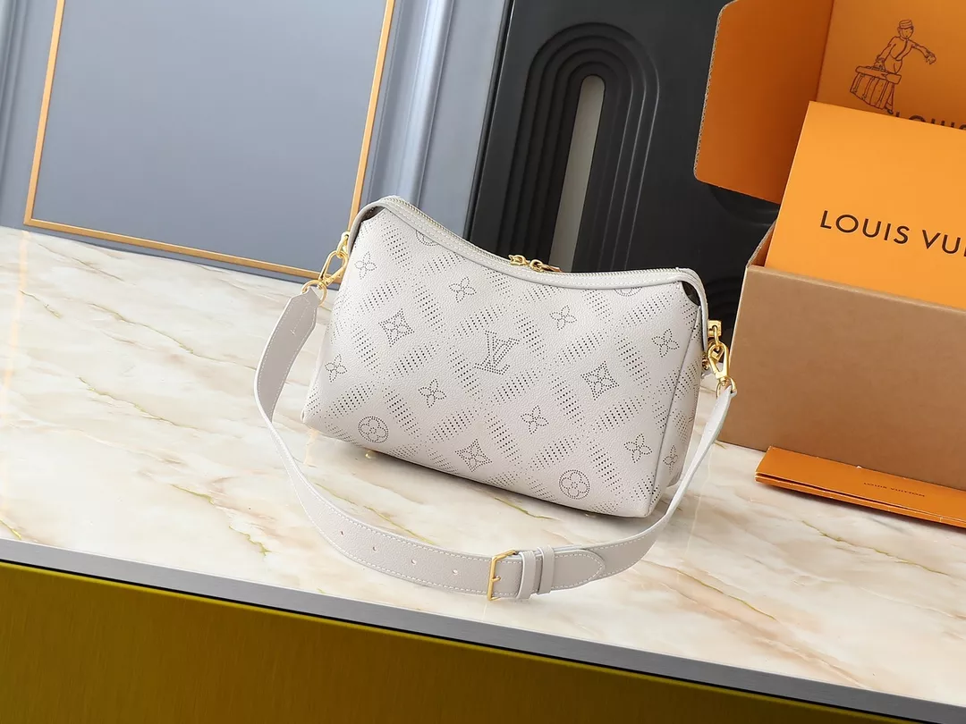 Louis Vuitton AAA Quality Messenger Bags For Women EasyMatch 6137 - Image 3