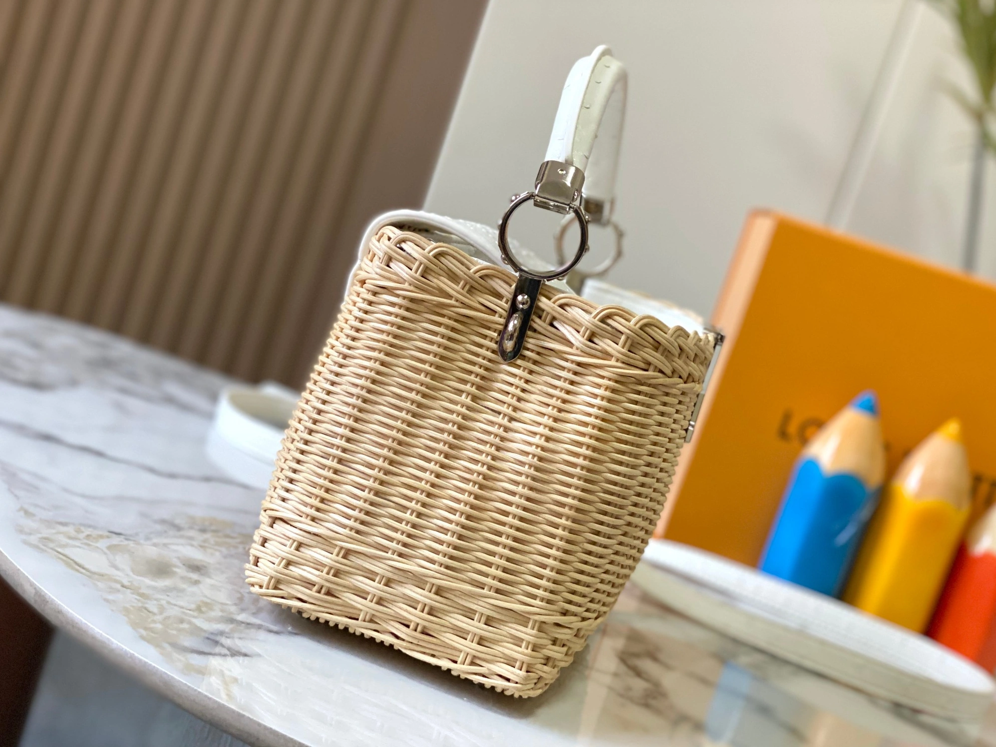 Louis Vuitton AAA Quality Messenger Bags For Women Fashionable 983