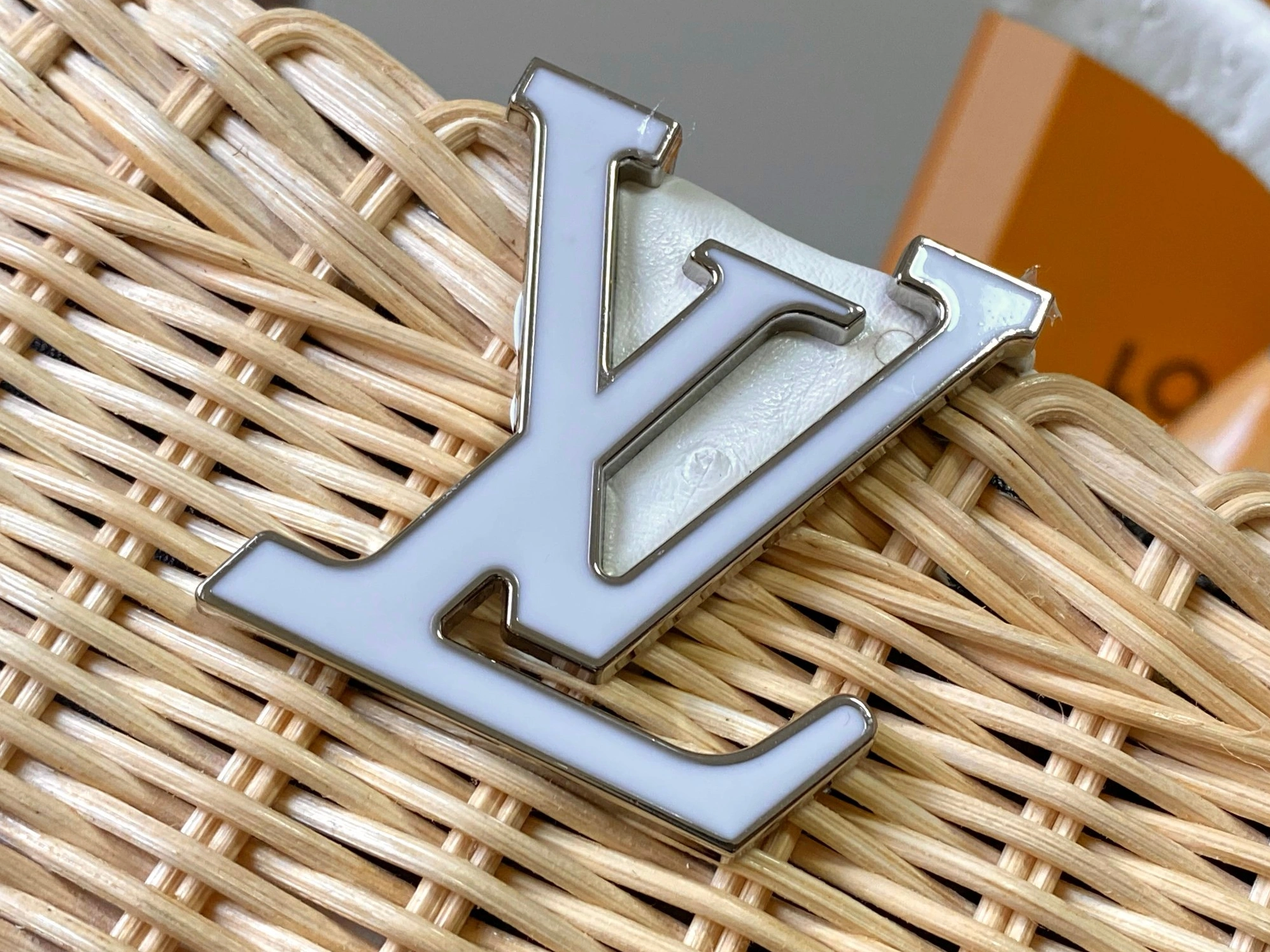 Louis Vuitton AAA Quality Messenger Bags For Women Fashionable 983 - Image 5