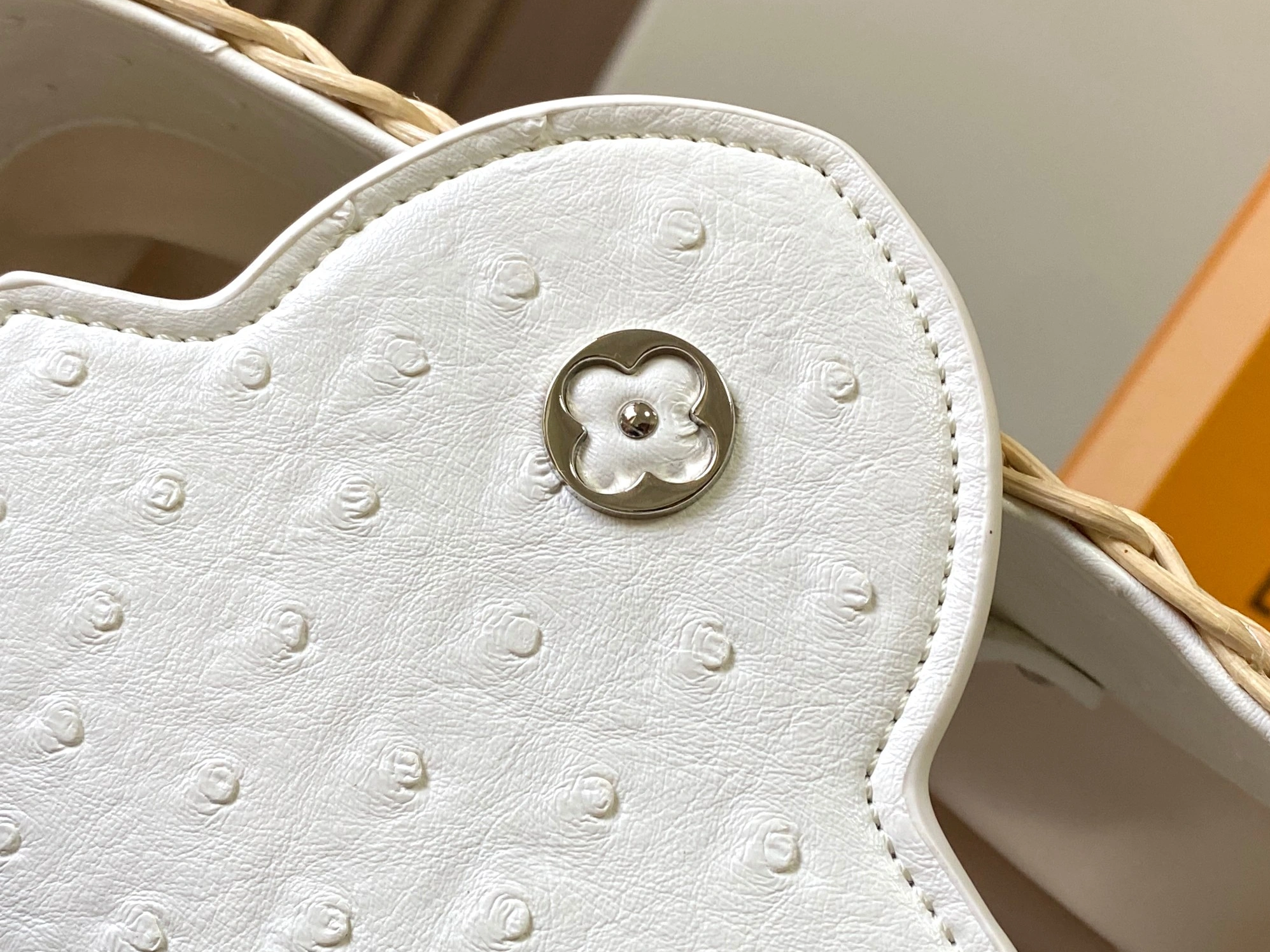 Louis Vuitton AAA Quality Messenger Bags For Women Fashionable 983 - Image 7