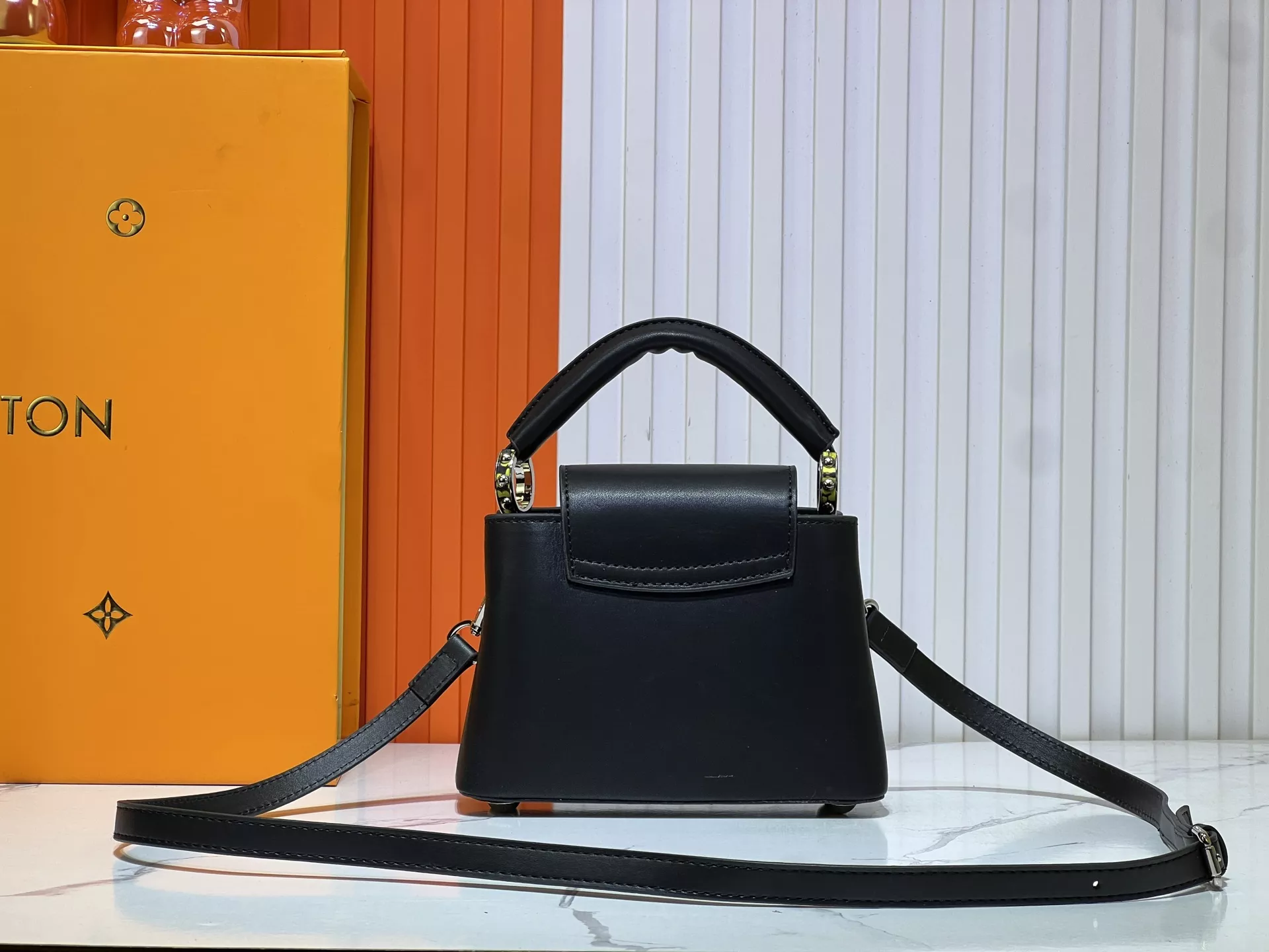 Louis Vuitton AAA Quality Messenger Bags For Women GoodFit 3764 - Image 4