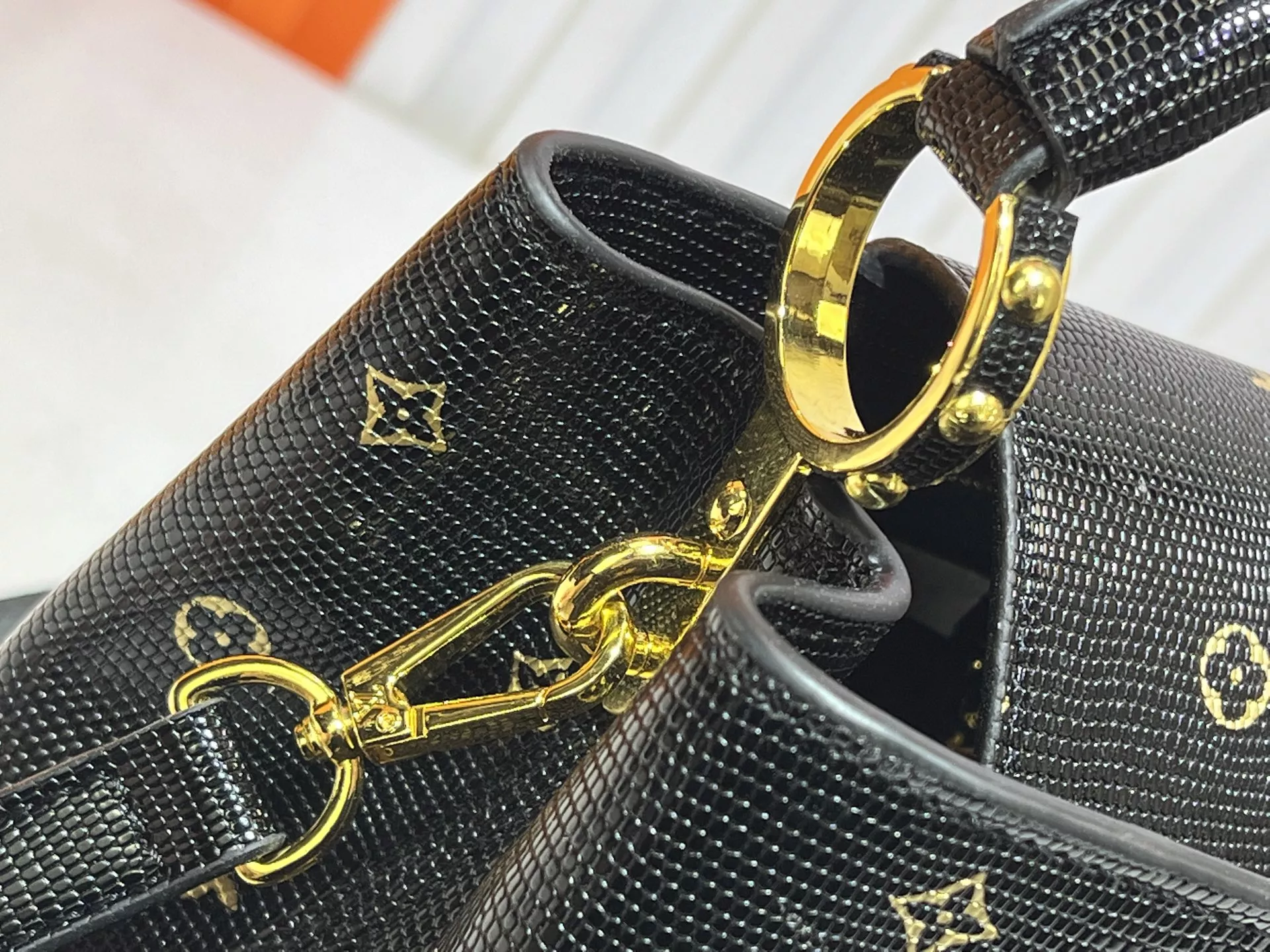 Louis Vuitton AAA Quality Messenger Bags For Women Lightweight 2516 - Image 4