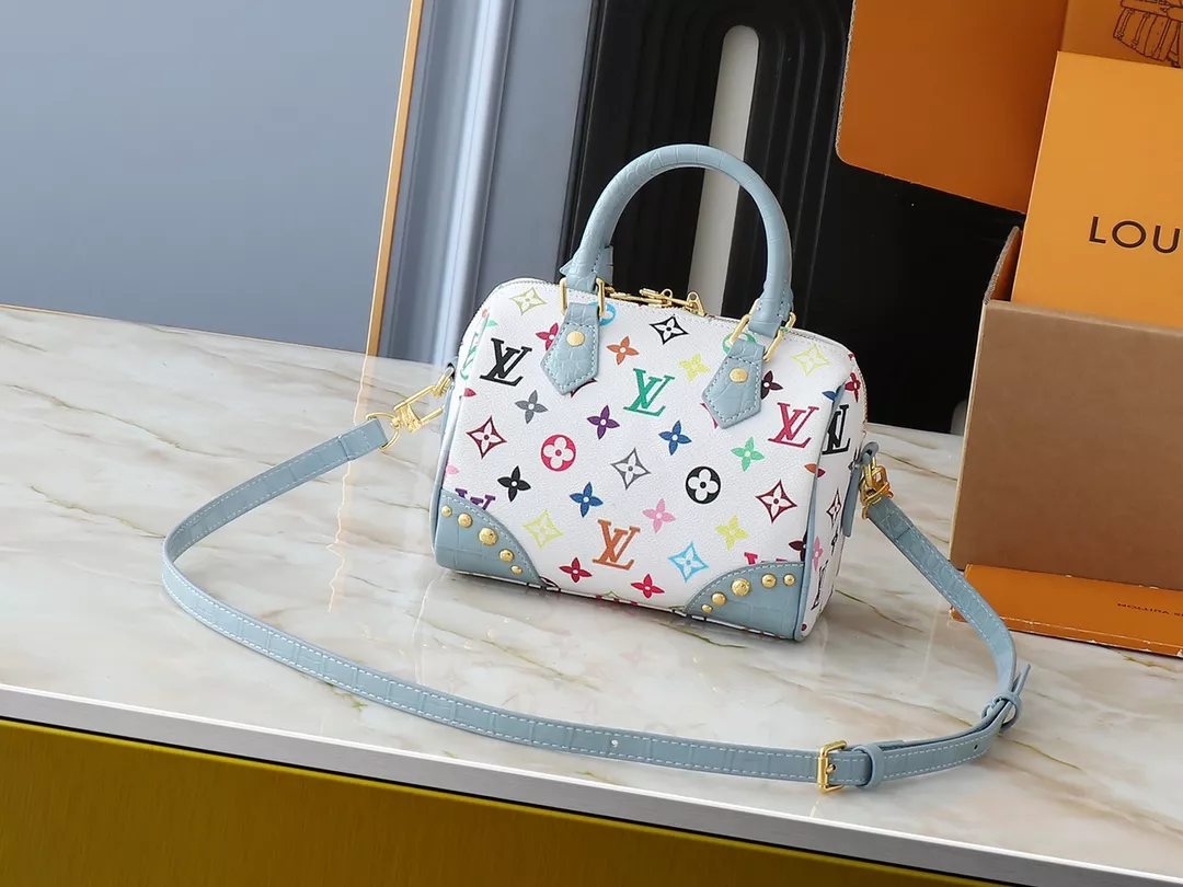 Louis Vuitton AAA Quality Messenger Bags For Women Practical 4605 - Image 3