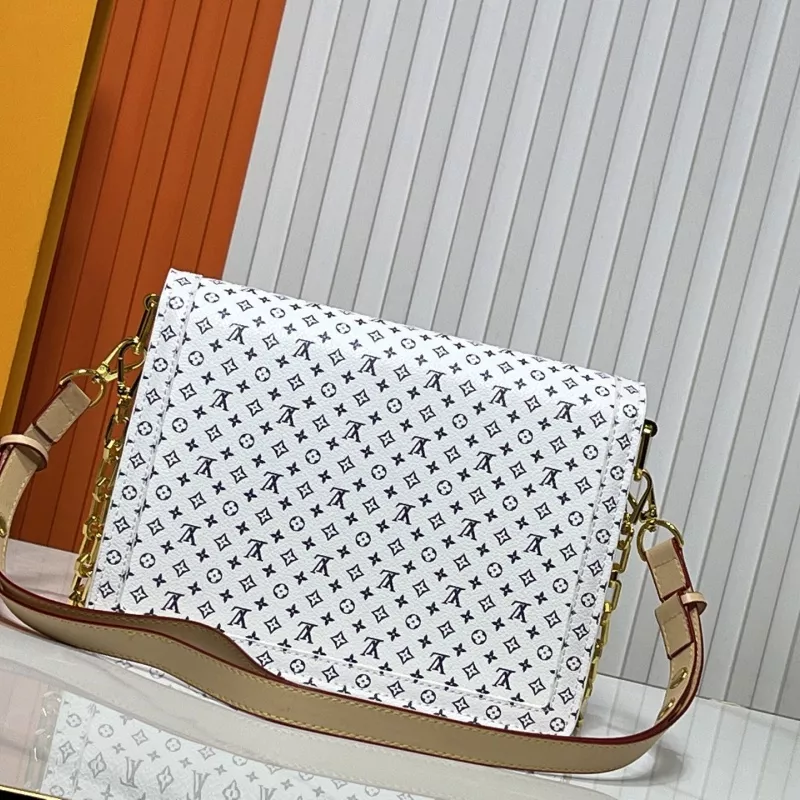 Louis Vuitton AAA Quality Messenger Bags For Women Refined 729 - Image 4