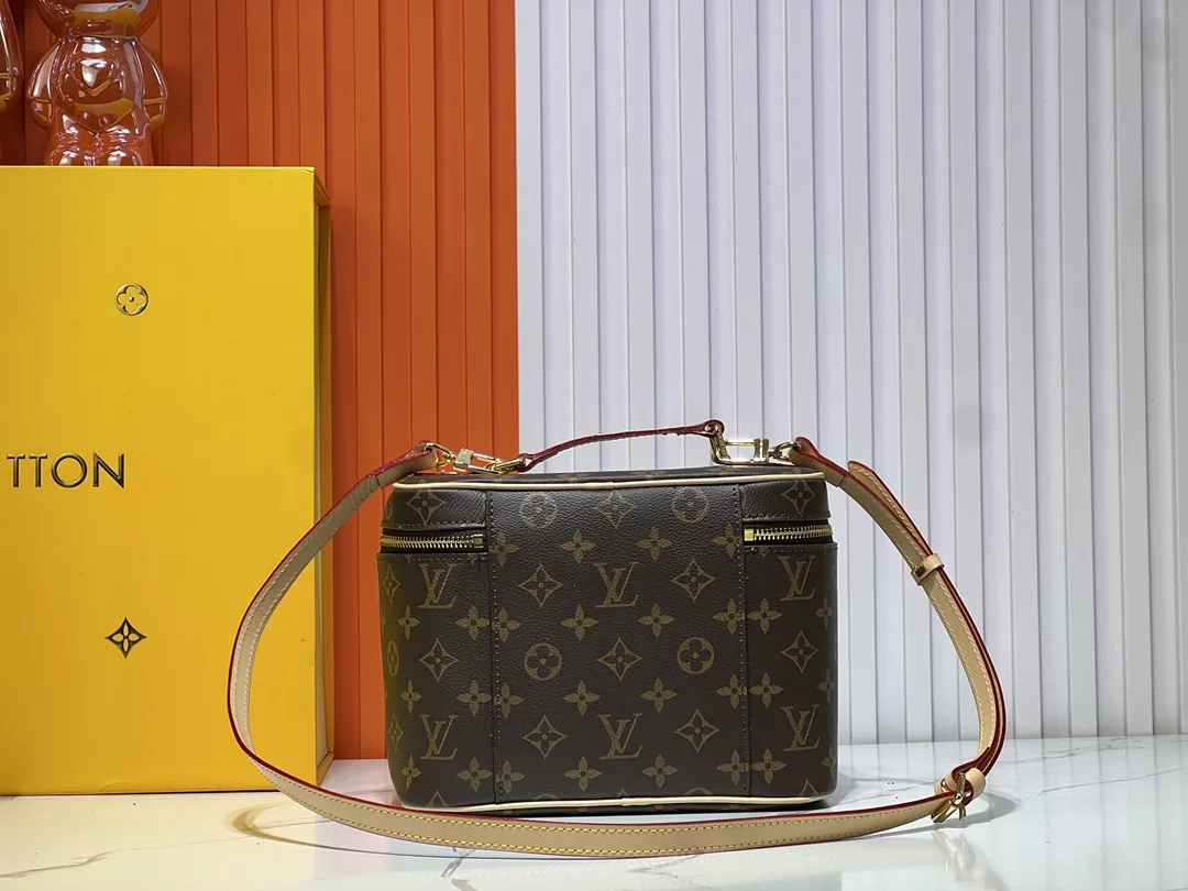 Louis Vuitton AAA Quality Messenger Bags For Women Reliable 4829 - Image 4