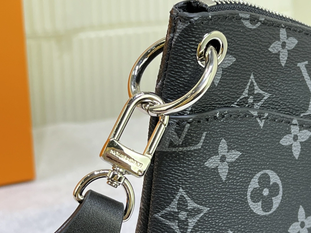 Louis Vuitton AAA Quality Messenger Bags For Women SportInspired 9375 - Image 4