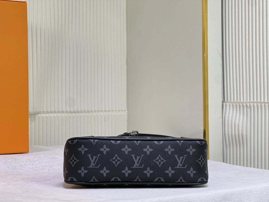 Louis Vuitton AAA Quality Messenger Bags For Women SportInspired 9375 - Image 6