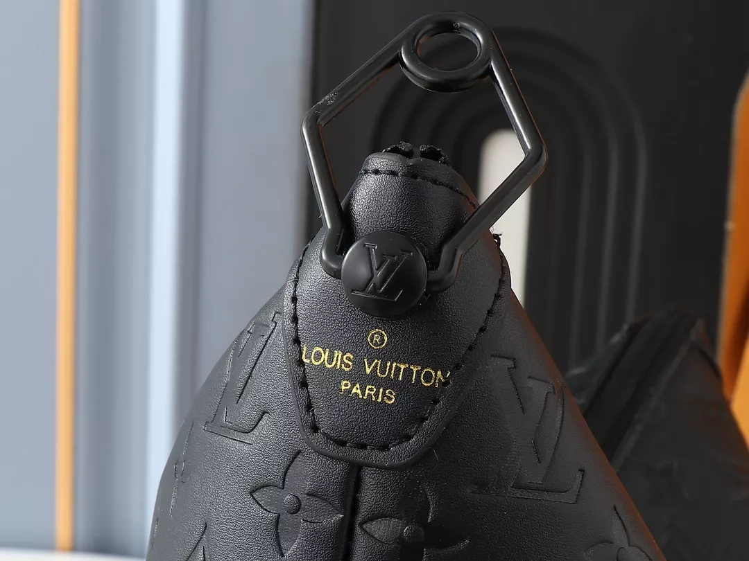 Louis Vuitton AAA Quality Messenger Bags For Women Vibrant 3959 - Image 5