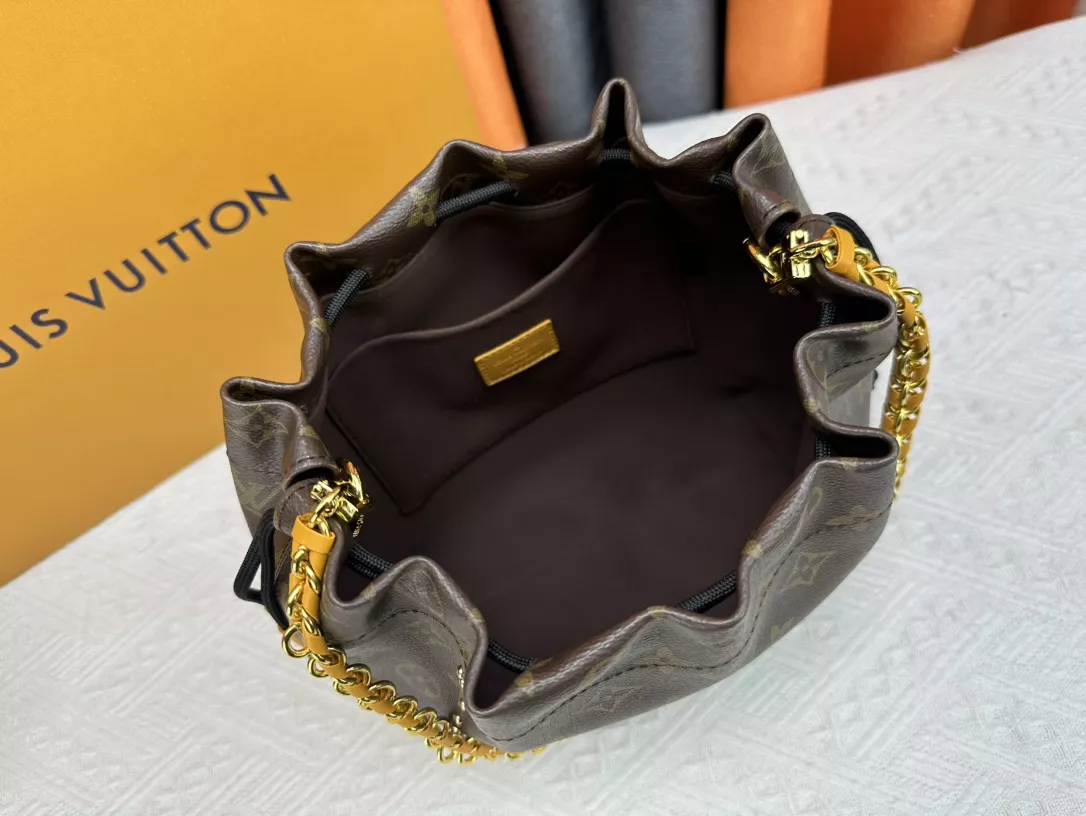 Louis Vuitton AAA Quality Shoulder Bags For Women Comfortable 6423 - Image 8