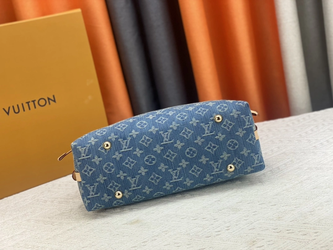 Louis Vuitton AAA Quality Shoulder Bags For Women Minimalist 8652 - Image 5