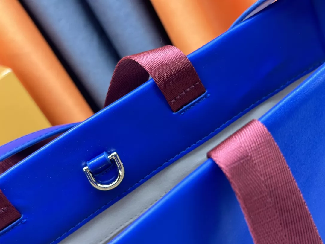 Louis Vuitton AAA Quality Shoulder Bags For Women Timeless 787 - Image 6