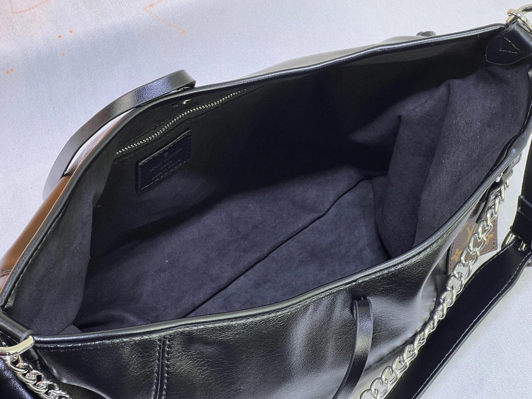 Louis Vuitton AAA Quality Shoulder Bags For Women Trendsetting 972 - Image 8