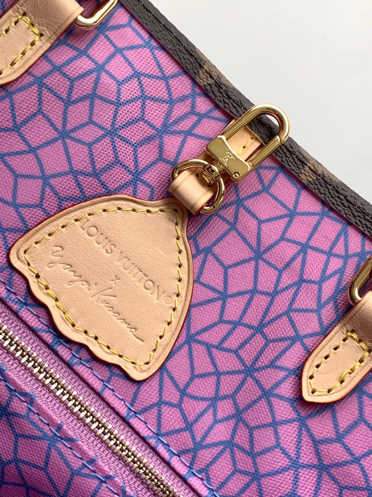 Louis Vuitton AAA Quality Tote-Handbags For Women ModernLook 6528 - Image 8