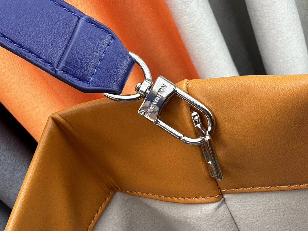 Louis Vuitton AAA Quality Tote-Handbags For Women Vibrant 8561 - Image 7