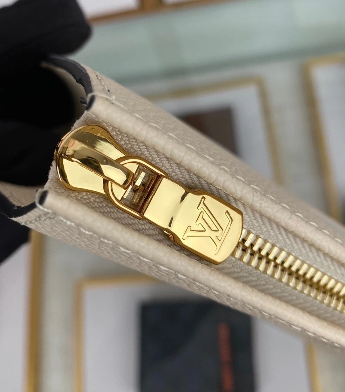 Louis Vuitton AAA Quality Wallets For Unisex SmartChoice 9018 - Image 3