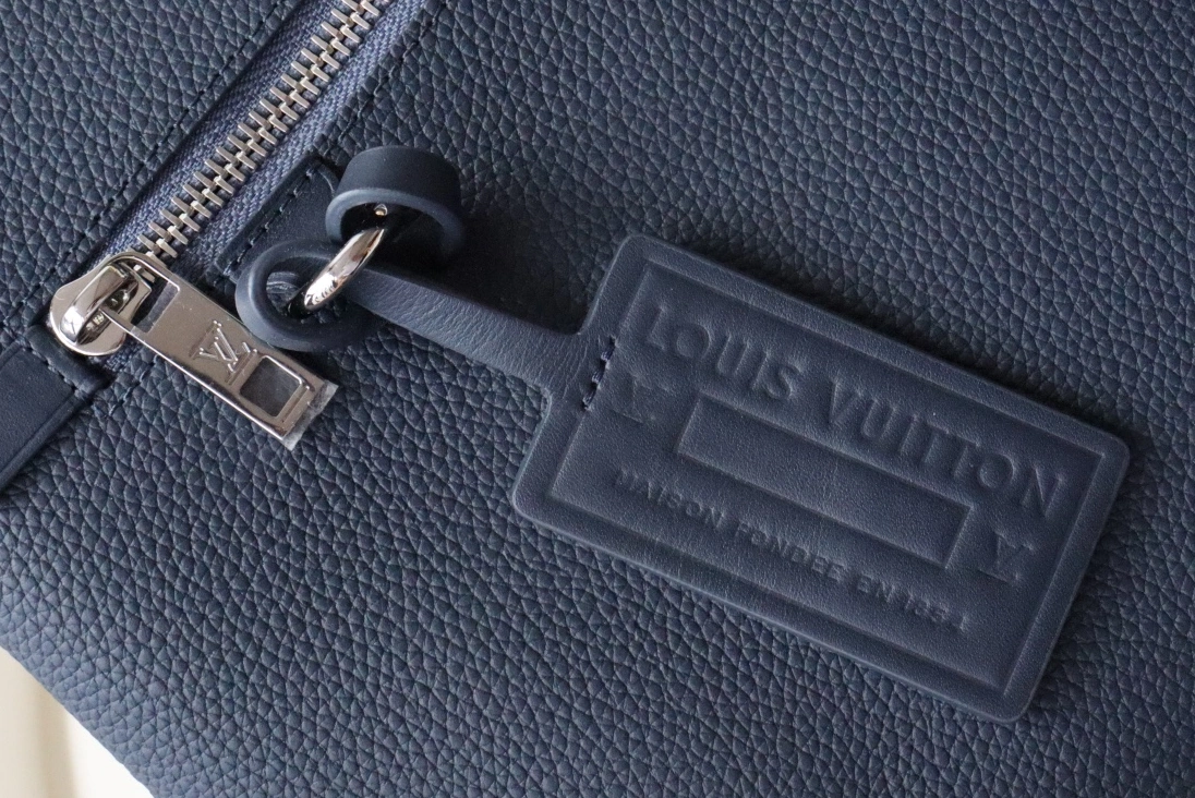 Louis Vuitton AAA Quality Wallets For Unisex Soft 5890 - Image 5