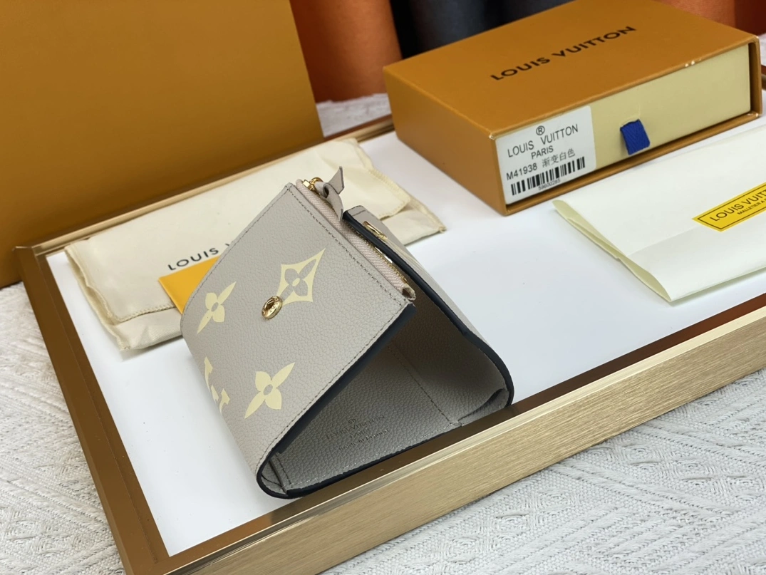 Louis Vuitton AAA Quality Wallets GoAnywhere 4257 - Image 6
