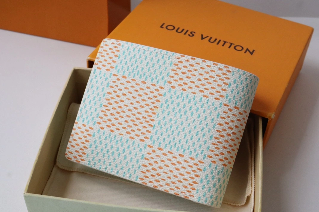 Louis Vuitton AAA Quality Wallets SportInspired 4285