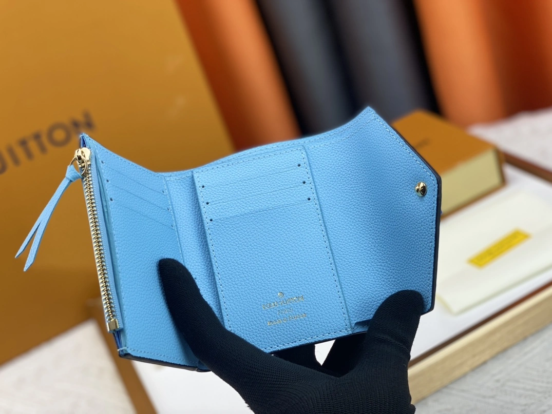 Louis Vuitton AAA Quality Wallets UrbanStyle 6281 - Image 7