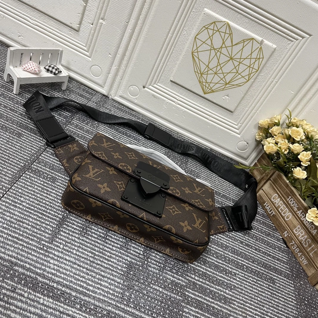 Louis Vuitton LV AAA Quality Belt Bags For Men Reliable 5857 - Image 3