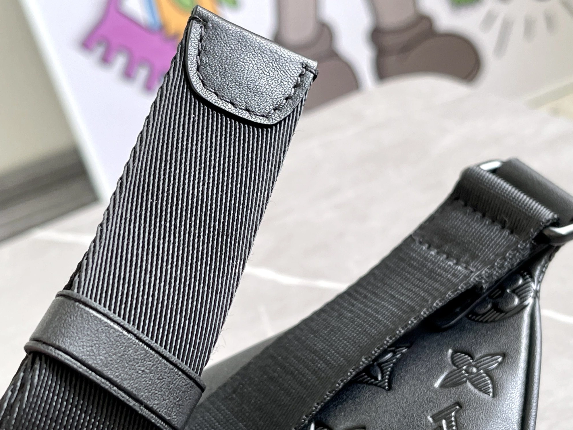 Louis Vuitton LV AAA Quality Belt Bags Sophisticated 7126 - Image 5