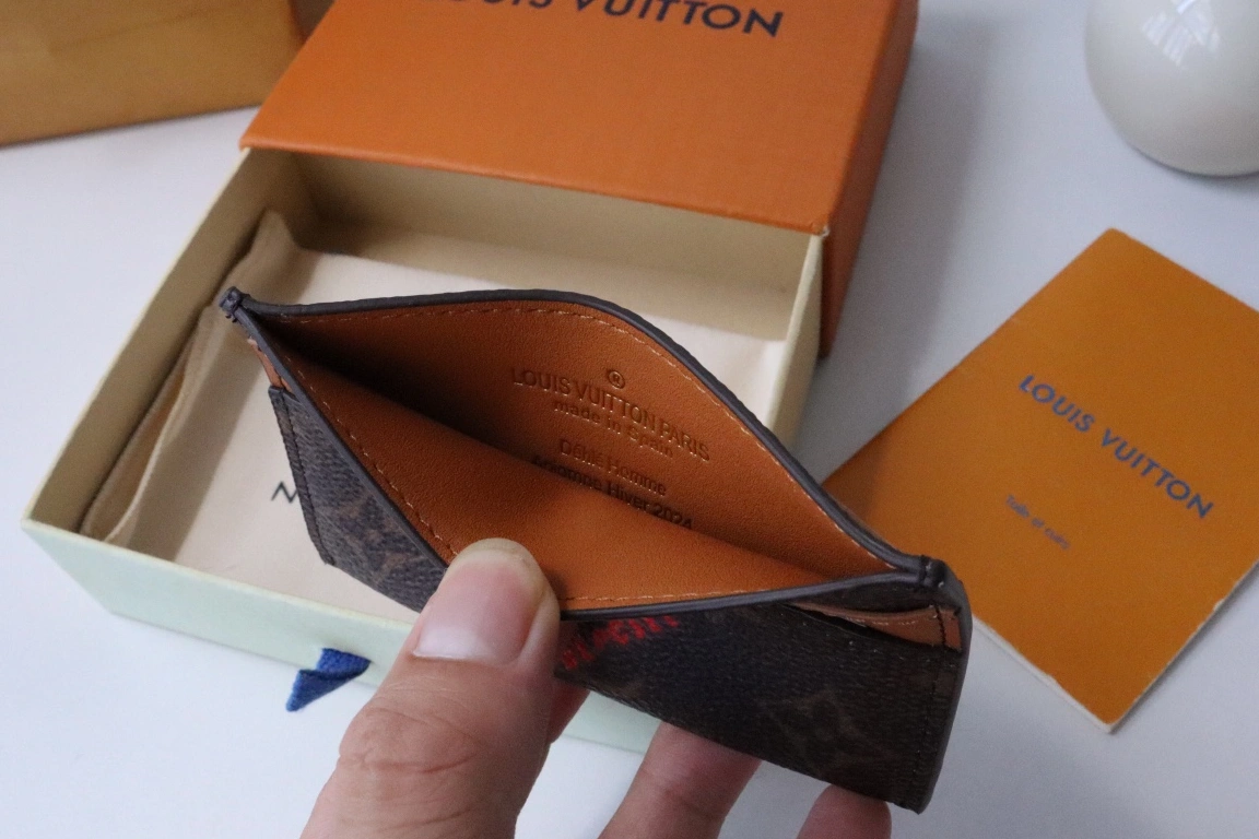 Louis Vuitton LV Card Case Fashionable 8980 - Image 6