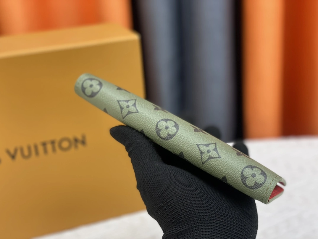 Louis Vuitton LV Card Case For Unisex Refined 3171 - Image 3