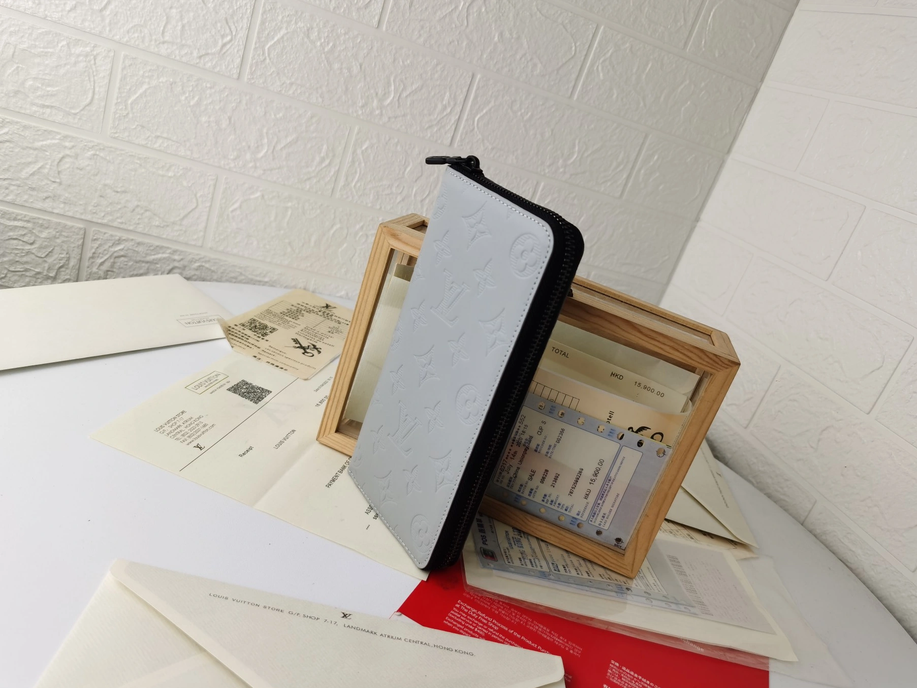 Louis Vuitton LV Card Case For Unisex Sleek 5159