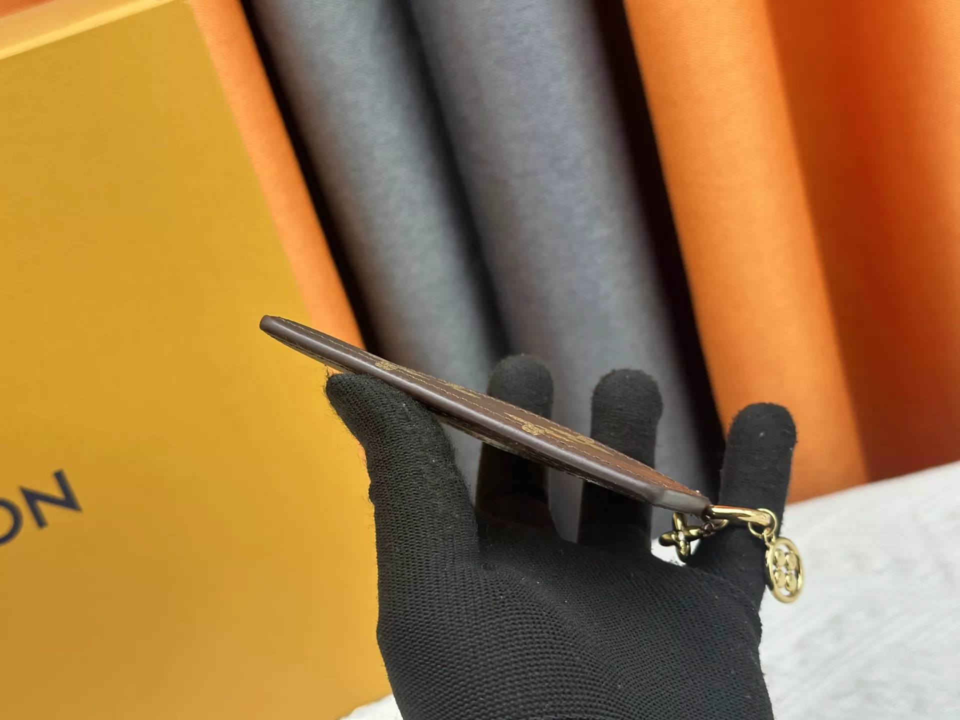 Louis Vuitton LV Card Case For Women Comfortable 2719 - Image 3