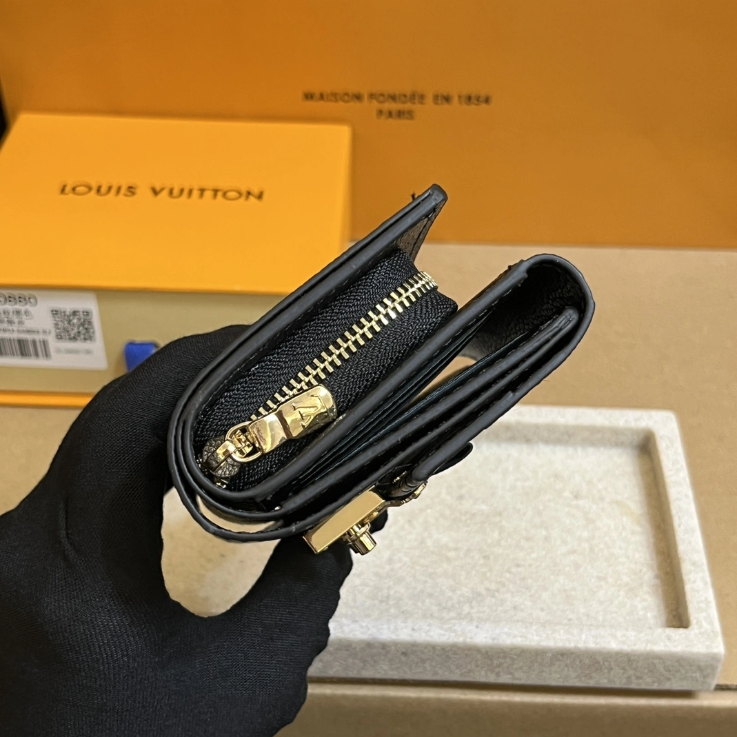 Louis Vuitton LV Card Case For Women StreetReady 1419 - Image 7